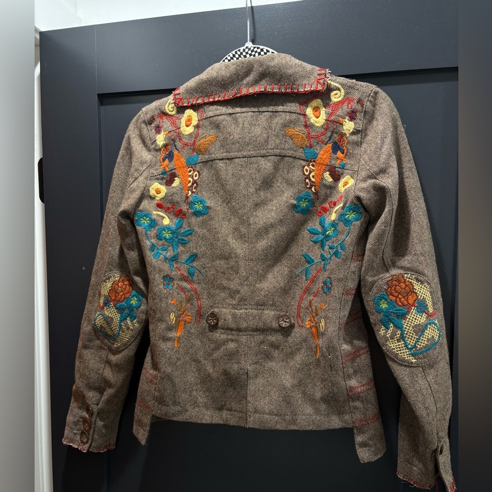 Hendi Embroidered Unique Jacket - image 7